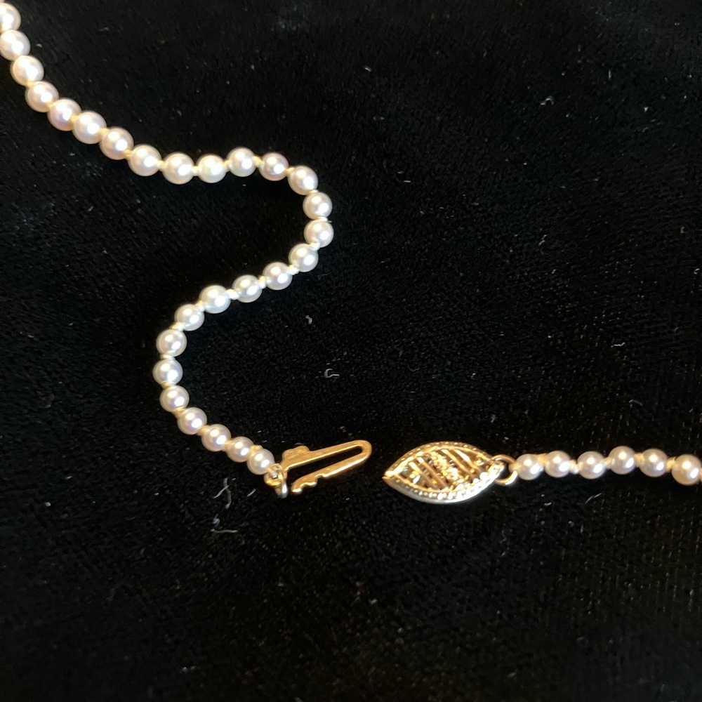 14 K CLASP AUTHENTIC CULTURED PEARL NECKLACE 18” long. - Picture 4 of 17